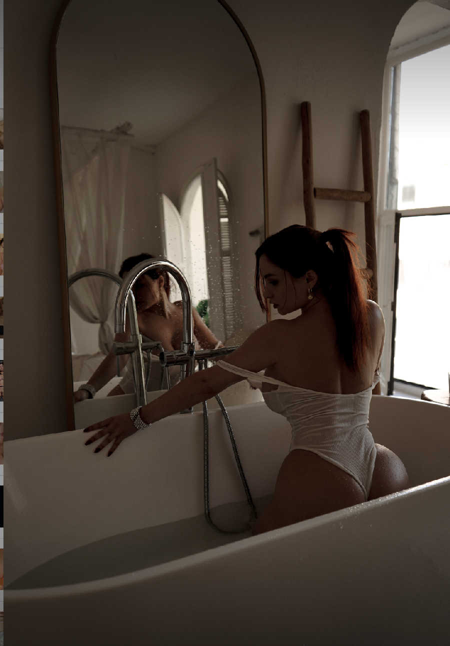 A playful frame from Miranda Faith nude — online in Belo Horizonte