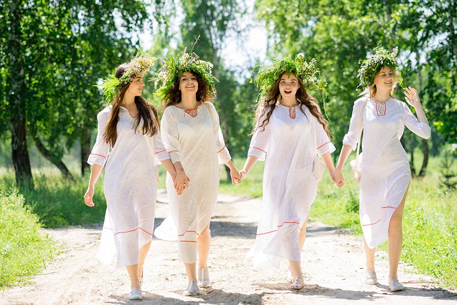 A cozy shot with Slavic girls — straight from Belo Horizonte