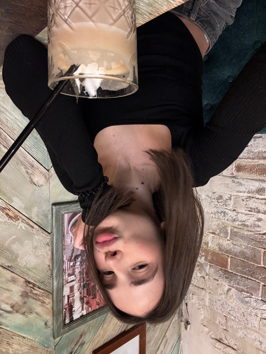 Fresh photos, fresh mood — Tina online in Belo Horizonte